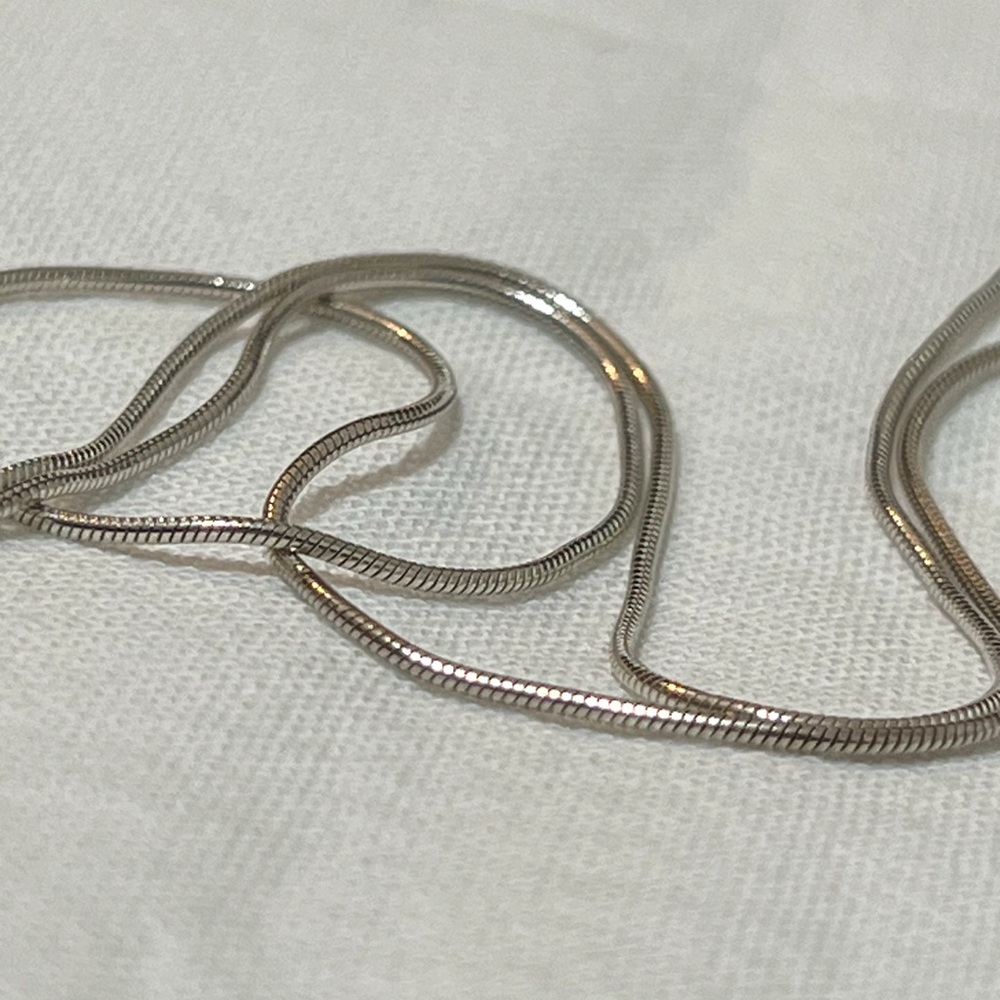 Italy 925 Sterling Silver Thin Snake Chain 18 Inch Necklace - Picture 9 of 9